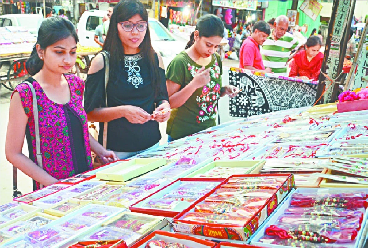रक्षा बंधन के लिए सजने लगे बाजार