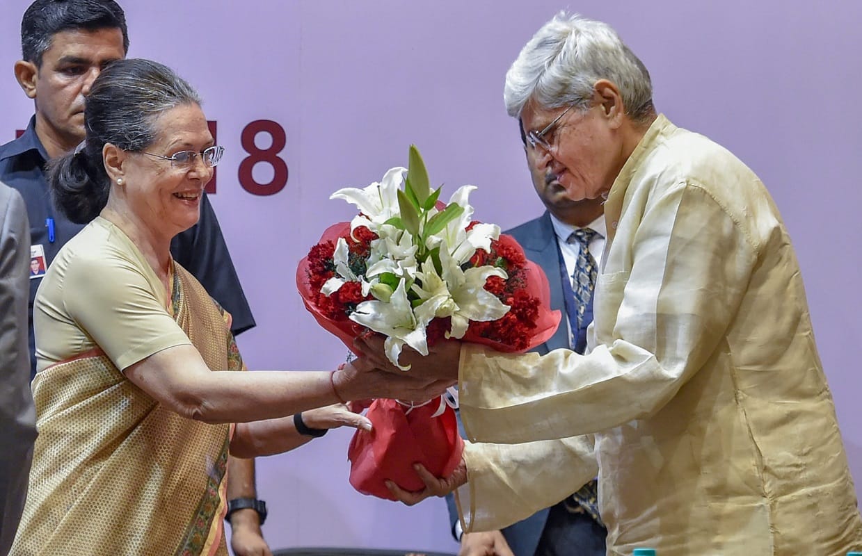 Gopal krishna gandhi awarded rajiv gandhi national sadbhavana award, sonia said will fight hatred