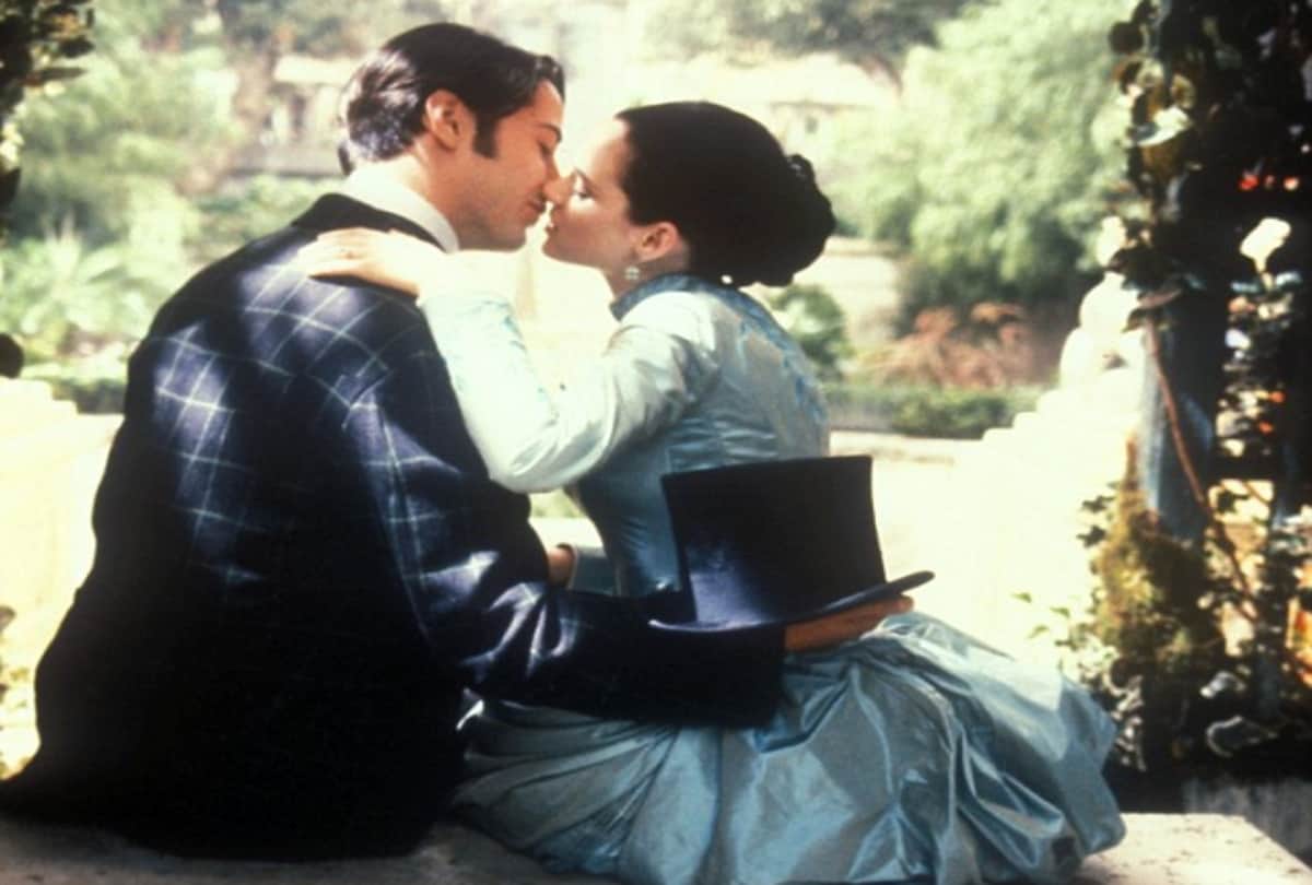 Winona Ryder revealed she actually got married with co-star Keanu at Dracula set in 1992