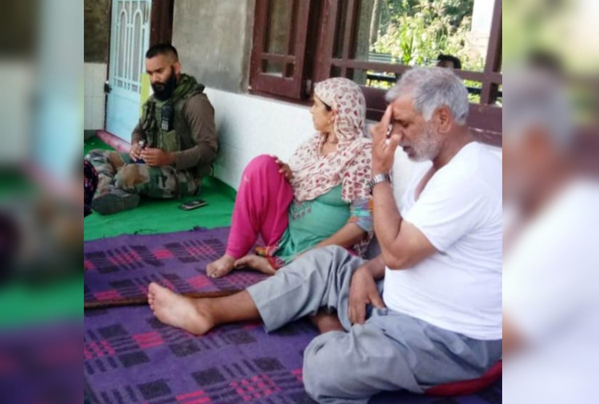 Army reached home to meet Terrorist family on Eid in pulwama