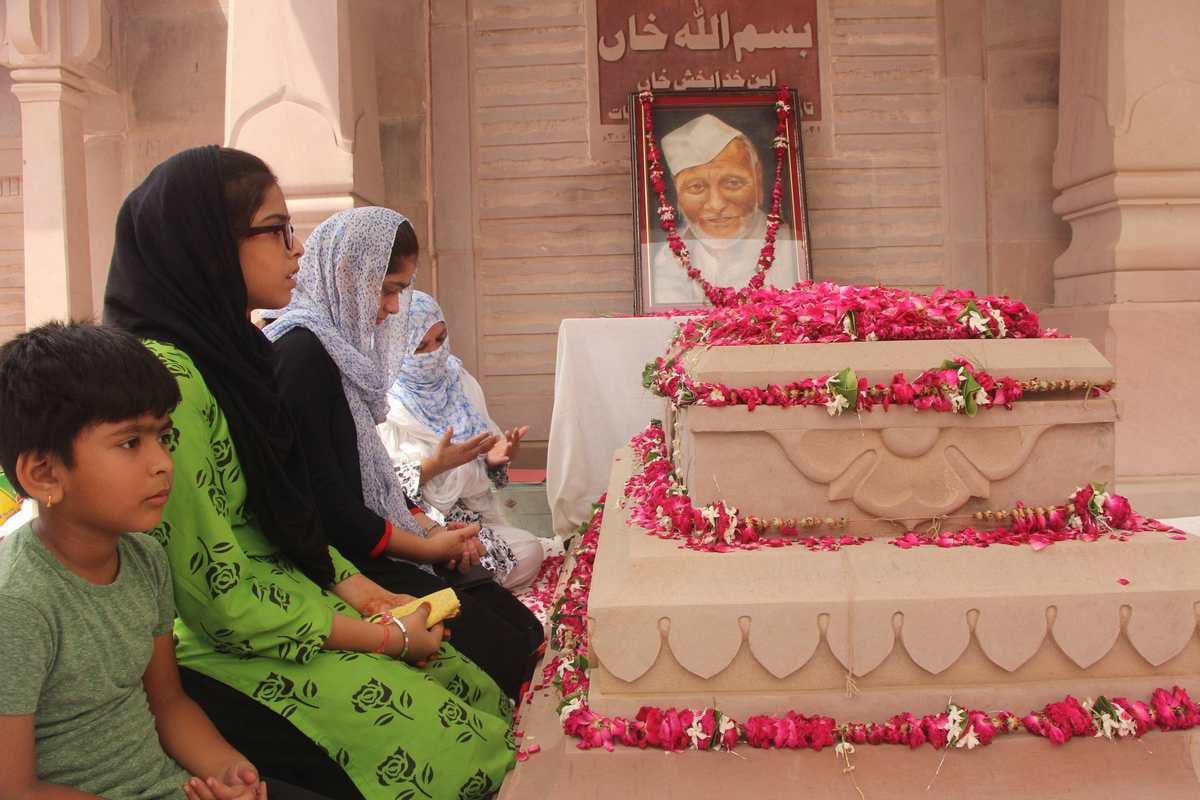 Ustad Bismillah khan remembered on his death anniversary in varanasi