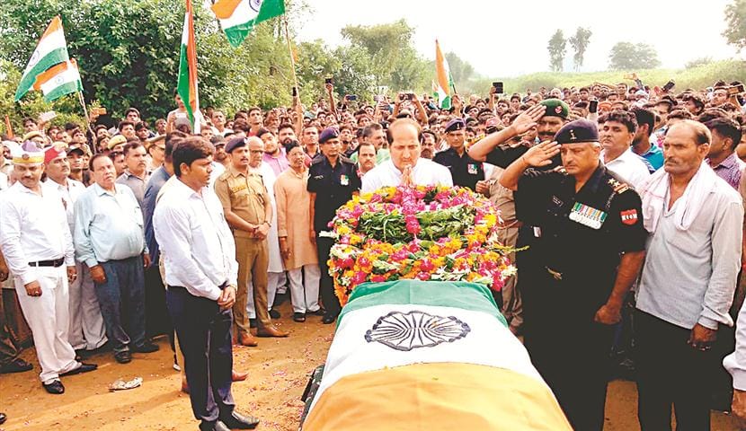 Farewell to Shaheed Dalveer with state honors