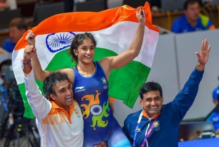 Vinesh Phogat Wins Gold Medal in Asian Games, Mother and Mahavir Phogat Interview