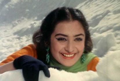 Saira Banu: सायरा बानो ने फिर यादों का पिटारा खोल साझा की तस्वीर, बताया- साधारण लड़की से कैसी बनीं ग्लैमर गर्ल Saira Banu shares pic from koi jeeta koi haara recalls how she turned glamorous credits her mother Naseem Banu