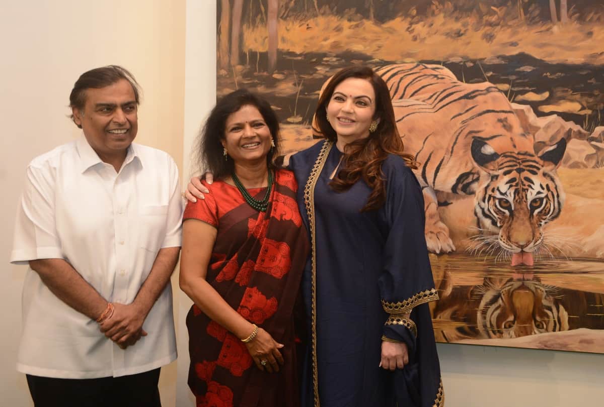 Mukesh and Nita Ambani inaugrate A Tale Untold by Sushma Jain at Jehangir Art Gallery