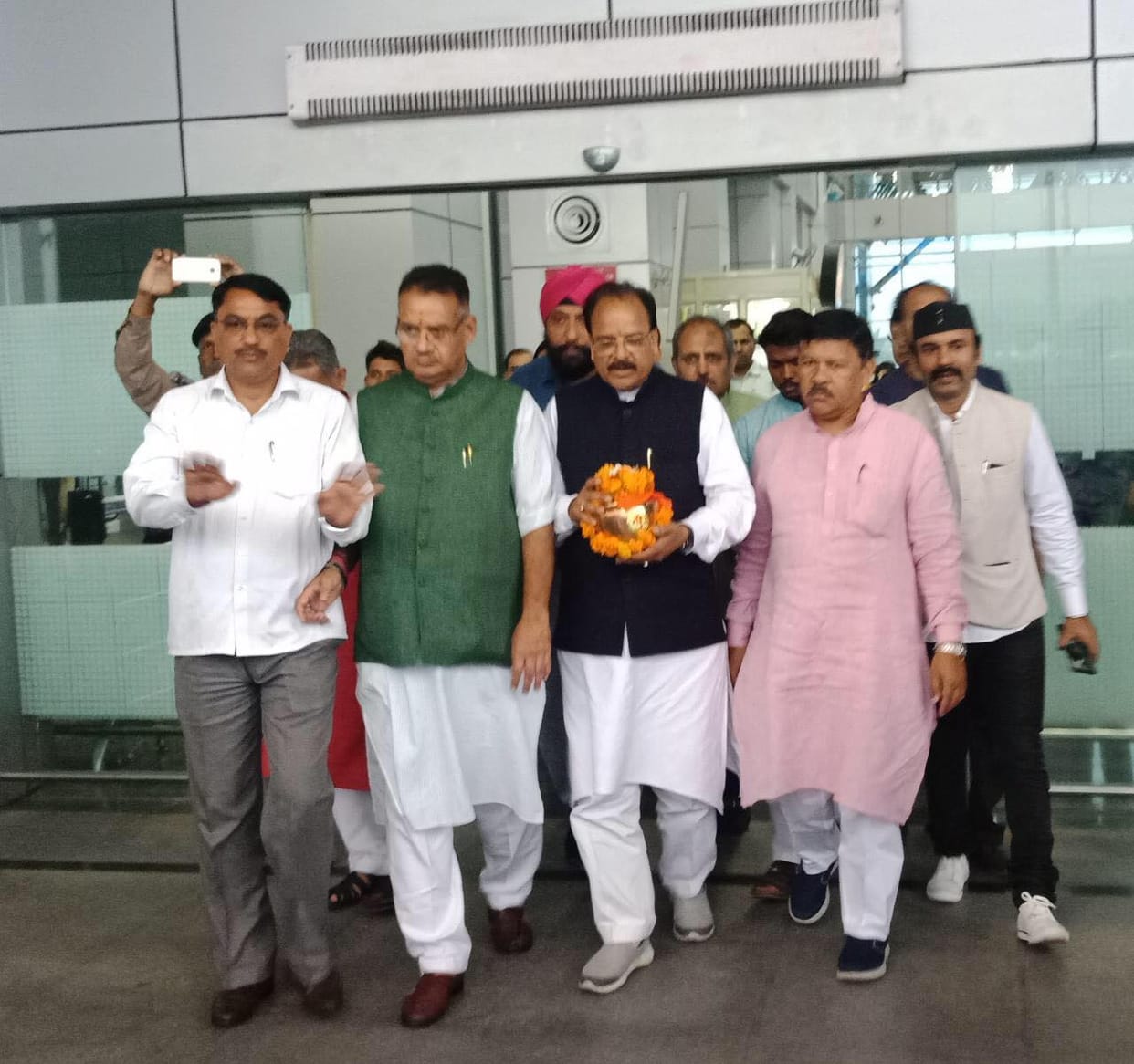 atal asthi kalash yatra ajay bhatt bring asthi kalash in dehradun