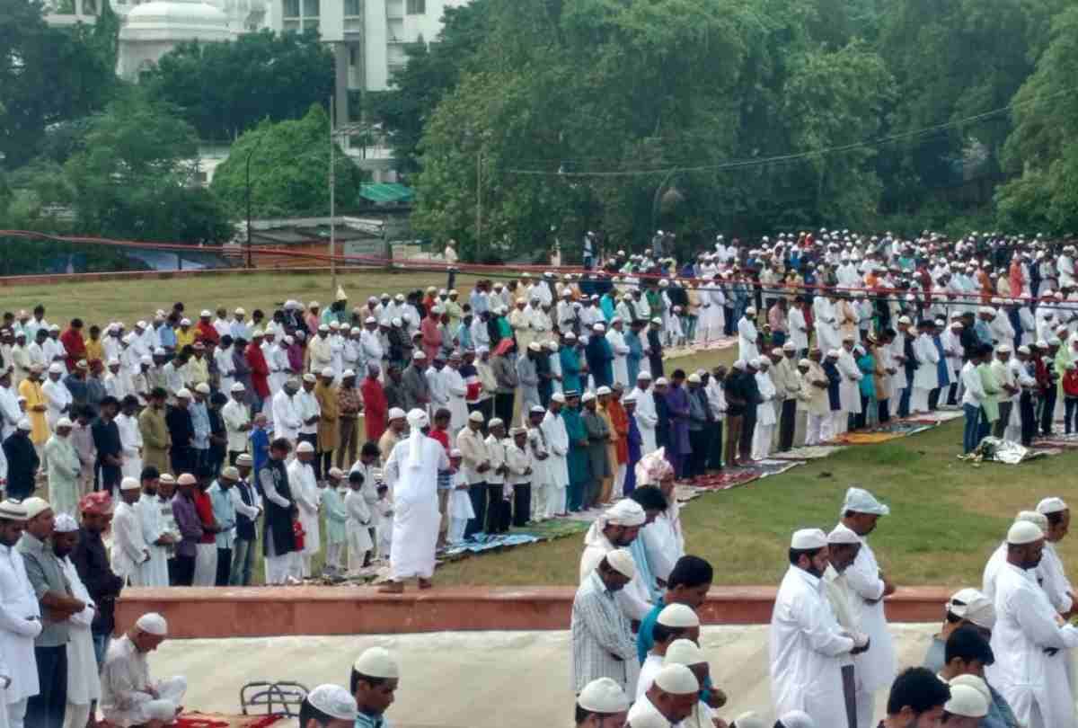 bakrid celebration in lucknow mosque
