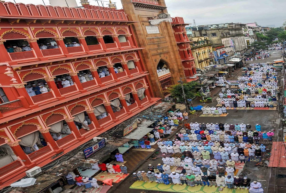 Some people are being celebrated bakrid in the country, Rahul and Modi given best wishes