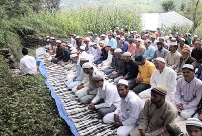 Muslims showed communal harmony Precedence on the Eid by helping Hindu pilgrims