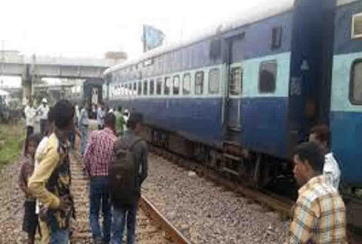 Loot case in Etawah