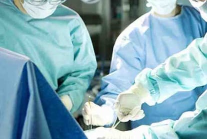woman facing serious illness due to doctor's negligence