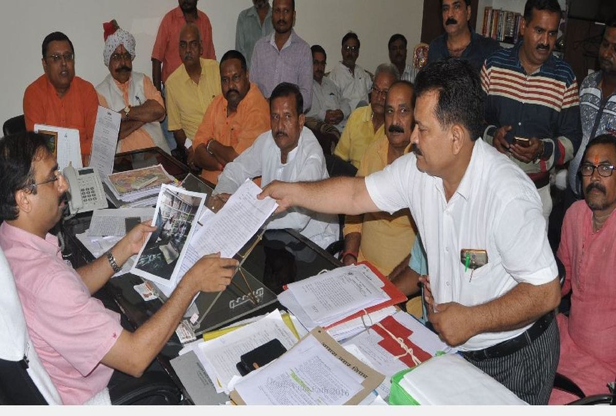 agra  Investigating officers of adulterated food items and will video monitor officials