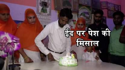 AGRA COUPLE CUTS CAKE ON EID, DONATES MONEY FOR KERALA FLOOD VICTIMS
