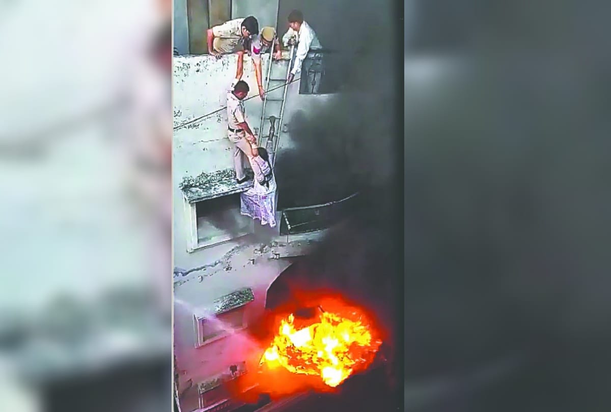 police man save life of girl who was trapped in fire