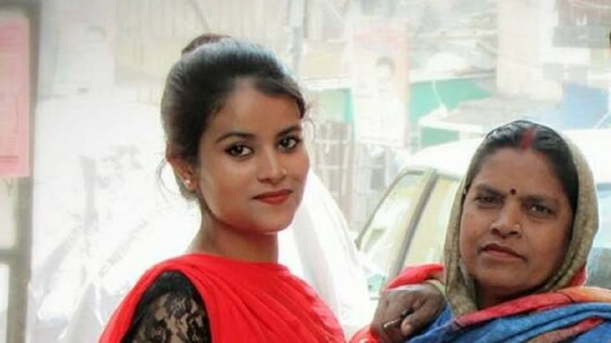 this girl has special connection with snakes also known as Vishkanya
