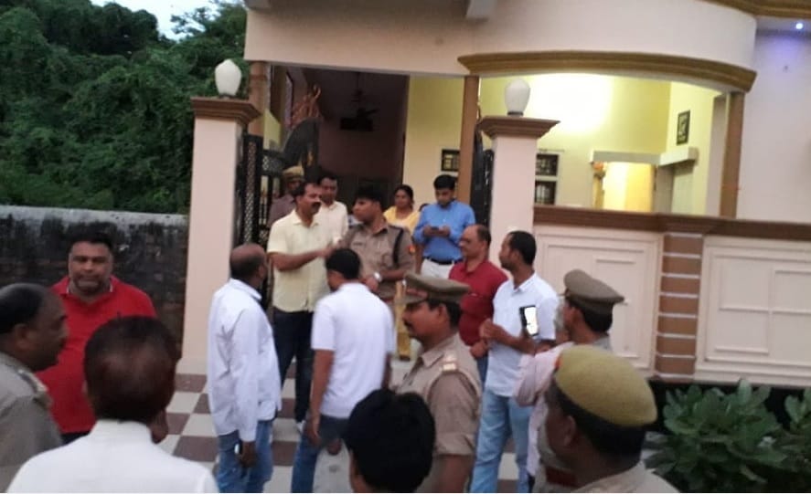 गोरखपुर में वृhाश्रम पर एसआईटी का छापा