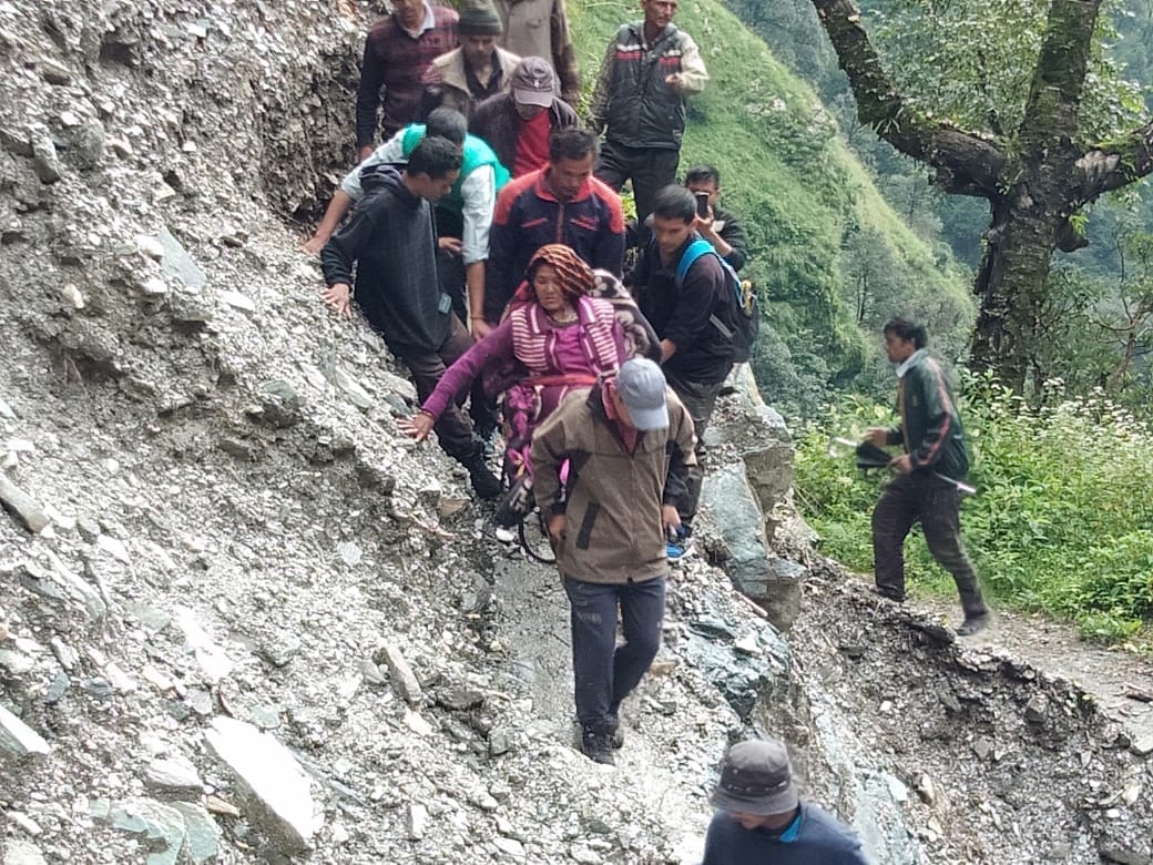 block route become dangerous for life in uttarakhand hilly area