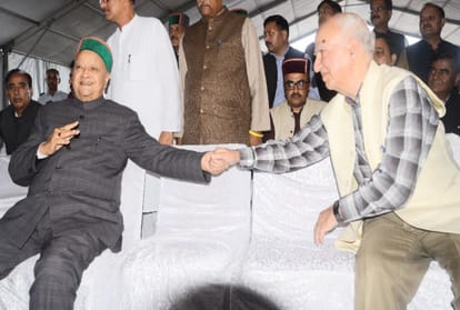 leaders of the All the party paid tribute to Atal Bihari Vajpayee at the ridge shimla
