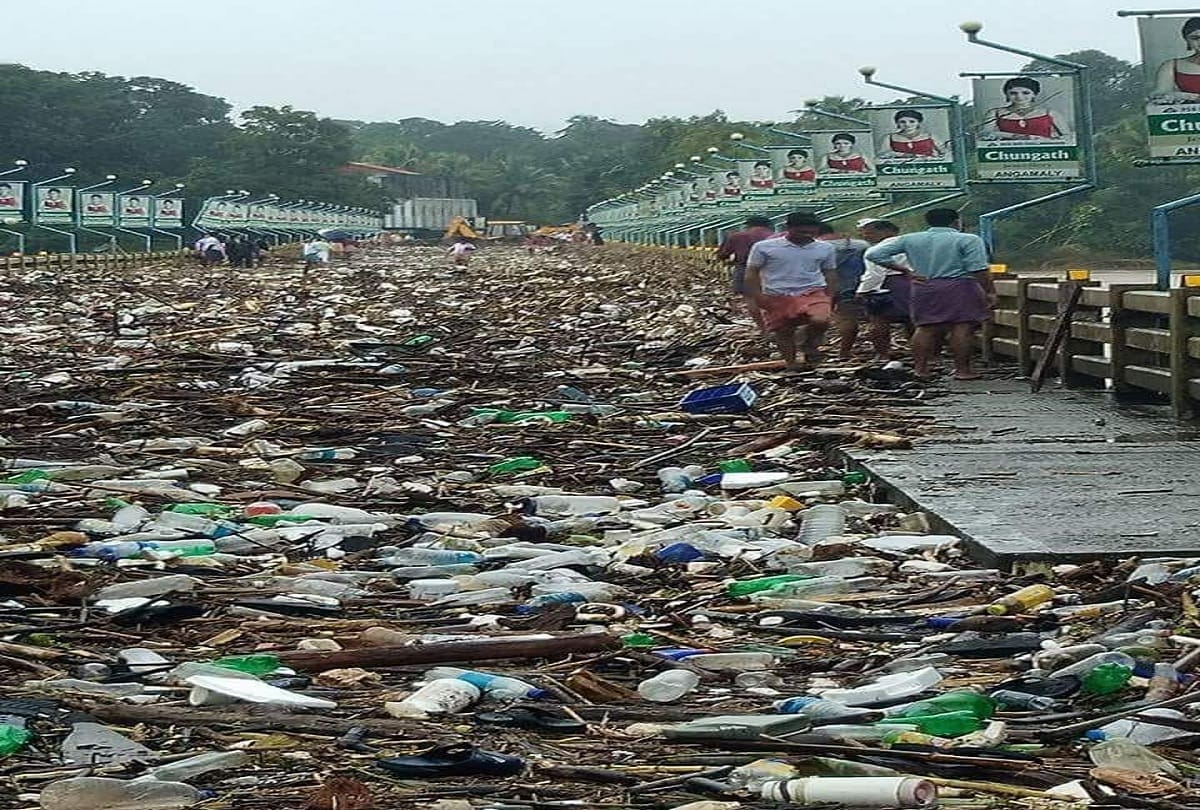 Government in tackling the challenge of cleaning after floods in Kerala