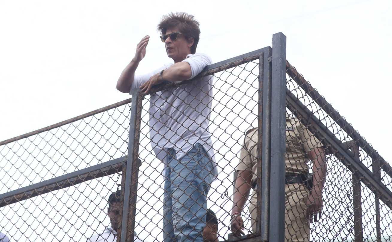 shah rukh khan charge 8 crore rupees for kasautii zindagii kay 2