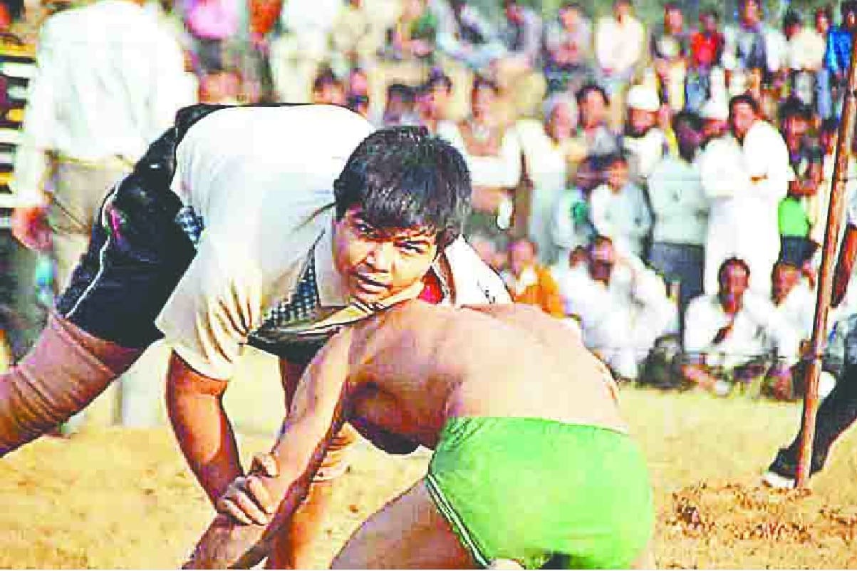 On winning the first wrestling, Divya got 30 rupees
