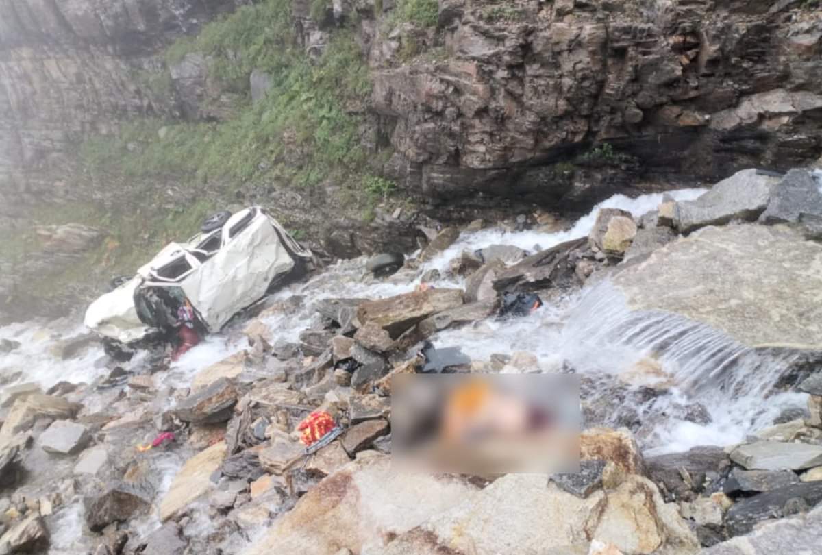 45 फीट गहरे नाले से मिला शव, मृतक के खिलाफ दर्ज हैं कई मामले; परिजनों में दर्ज कराई थी ˒ 45 फीट गहरे नाले से मिला शव, मृतक के खिलाफ दर्ज हैं कई मामले; परिजनों में दर्ज कराई थी ˒