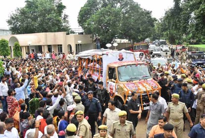 atal biahari vajpayee back to lucknow after his death