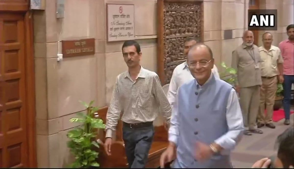 Arun Jaitley travels to US for medical check up