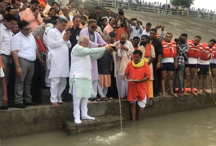 asthi kalash yatra of atal ji reached in chandigarh
