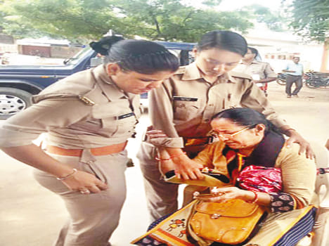 Dragons pack garlands of millions of Retired Women Workers
