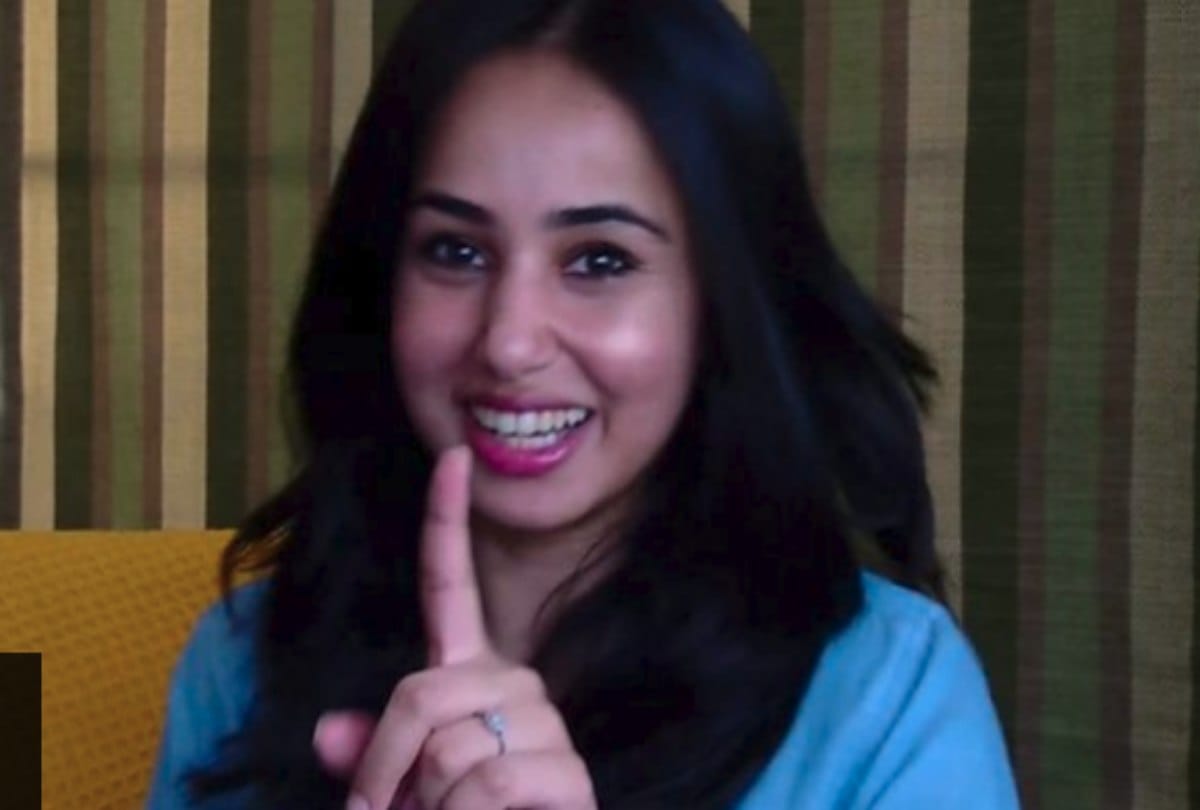 Pakistani girl who visited twenty one countries