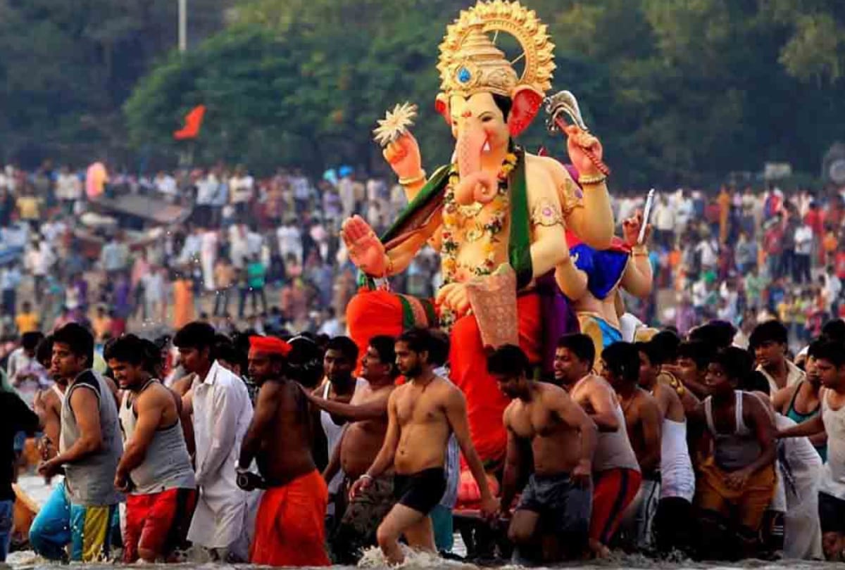 asthi visarjan of atal ji in gomti river at jhulelal park