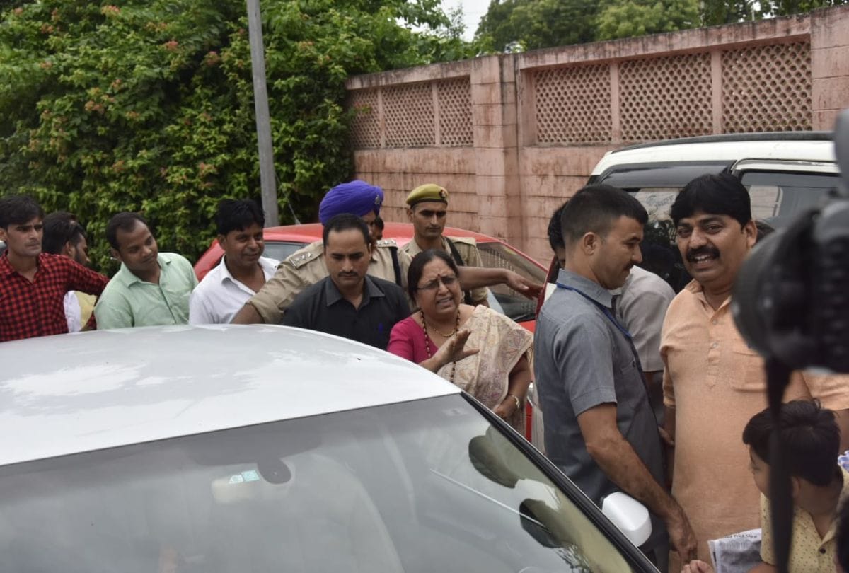 It is coincidence that the first salute to Uttarakhand Governor was done by the UP Police