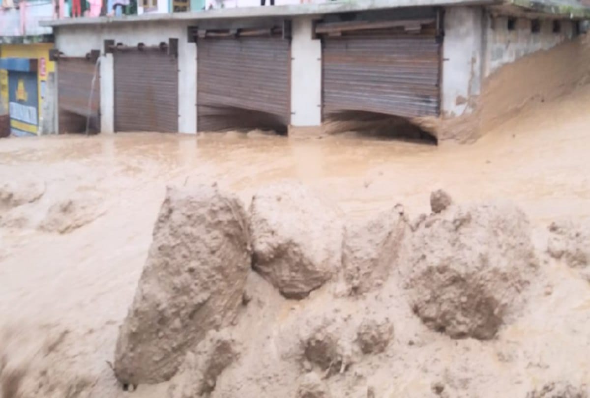 two villages evacuated in chamba after large scale landslide