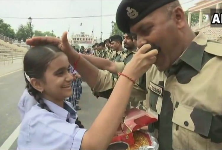Rakshabandhan 2018, Girl Students Tied Rakhi to BSF Soldiers on Attari Wagah Border