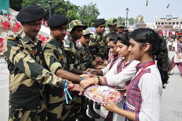 Rakshabandhan 2018, Girl Students Tied Rakhi to BSF Soldiers on Attari Wagah Border