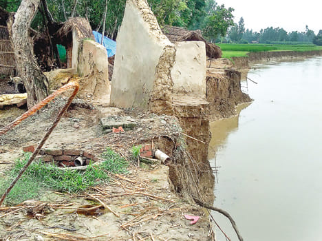 Ration ended in the refuge, hungry flood victims