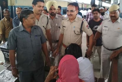 a girl steeped between train and platform rescued by rpf jawan in ambala cantt