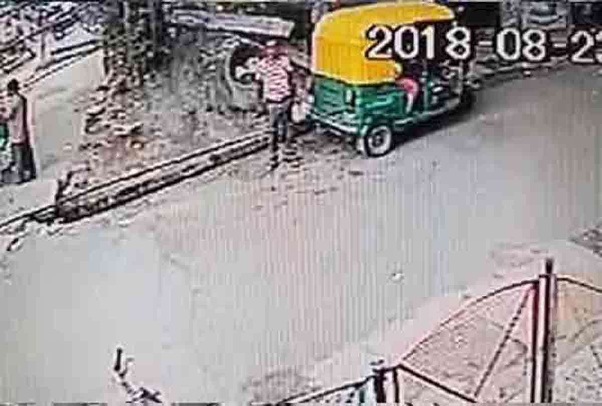 Uncle and uncle Kidnapped nephew from outside school