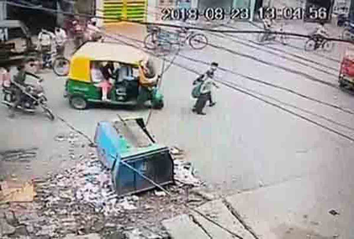 Uncle and uncle Kidnapped nephew from outside school