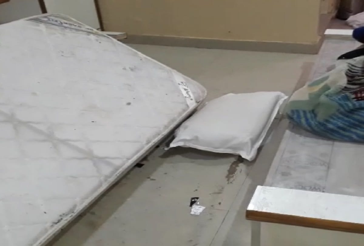 boyfriend murdered girlfriend in the Meerut hotel, and later suicide