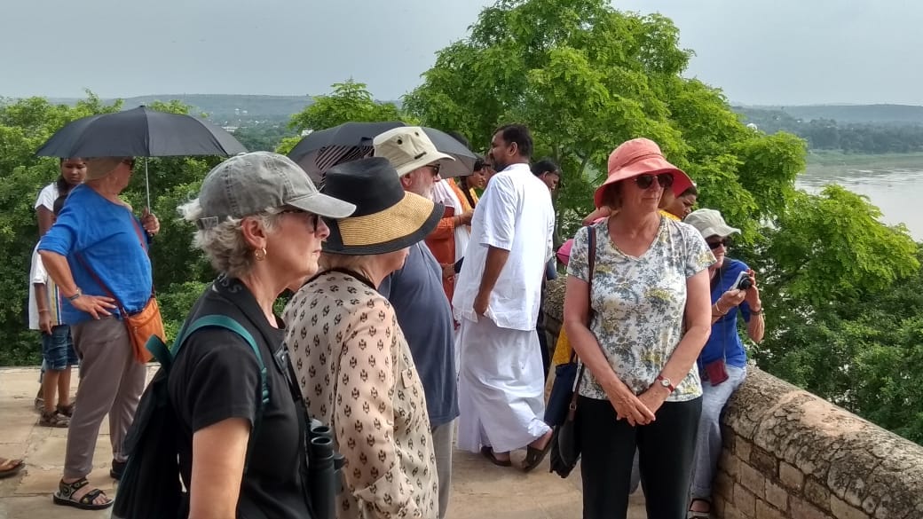 Foreigner tourist see ram nagar and chunar fort