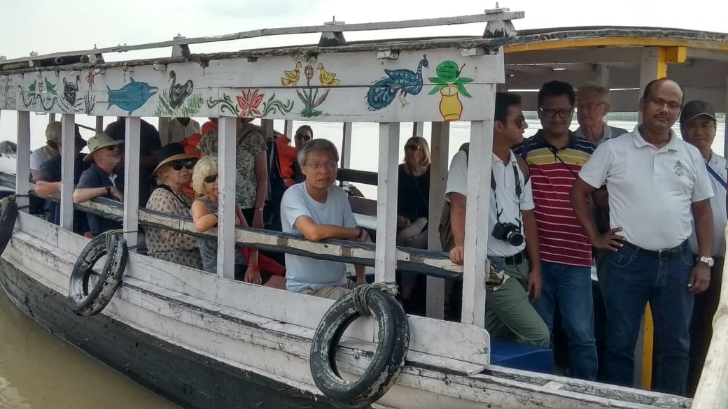 Foreigner tourist see ram nagar and chunar fort