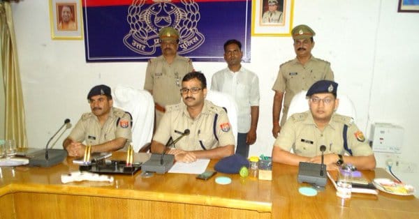 varanasi police arrested wanted criminal