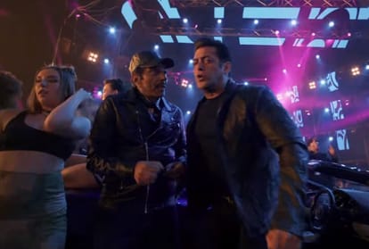 Yamla Pagla Deewana Phir Se Rafta Rafta Medley song out