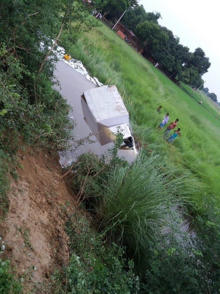 milk vehicle fell, driver died