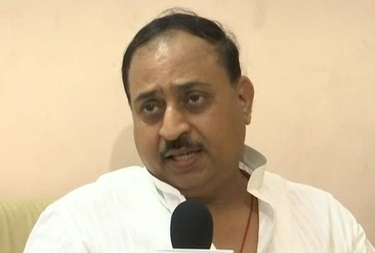 BJP MLA supporters beaten inspector in lucknow