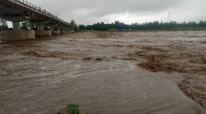 Water level in Kotwali river in Bijnor increased, and two people drown