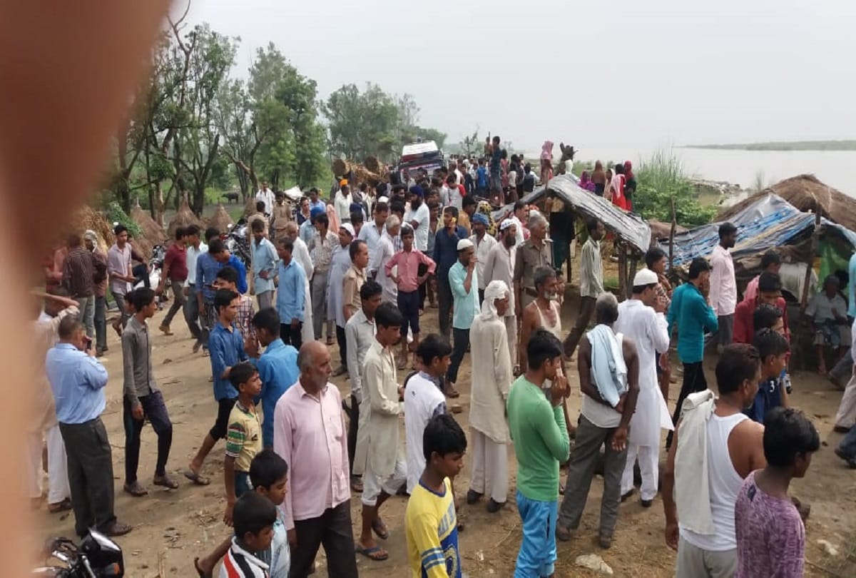 Big tragedy in Bijnor, boat reversed in river and 27 people drowned, see photos