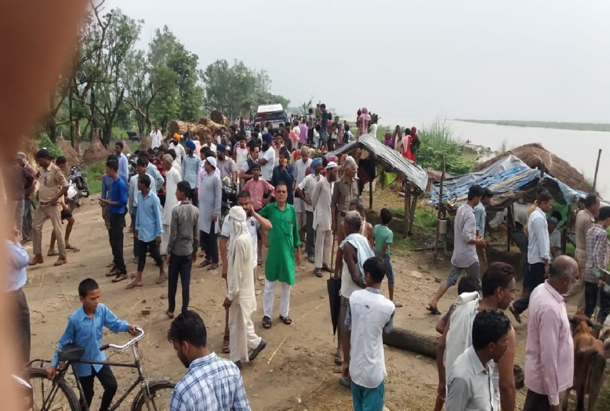 Big tragedy in Bijnor, boat reversed in river and 27 people drowned, see photos